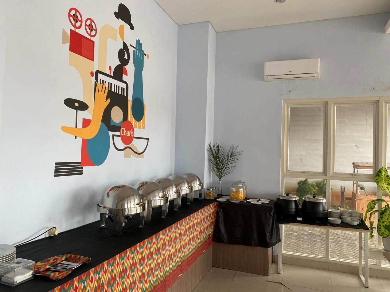 Votel Hotel Charis Tuban Tuban  Extérieur photo