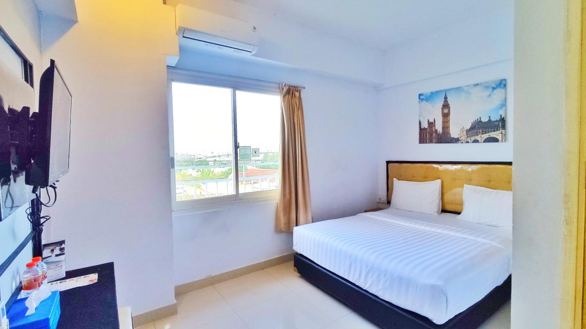 Votel Hotel Charis Tuban Tuban  Extérieur photo