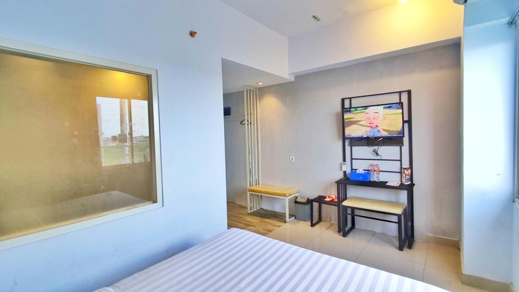 Votel Hotel Charis Tuban Tuban  Extérieur photo