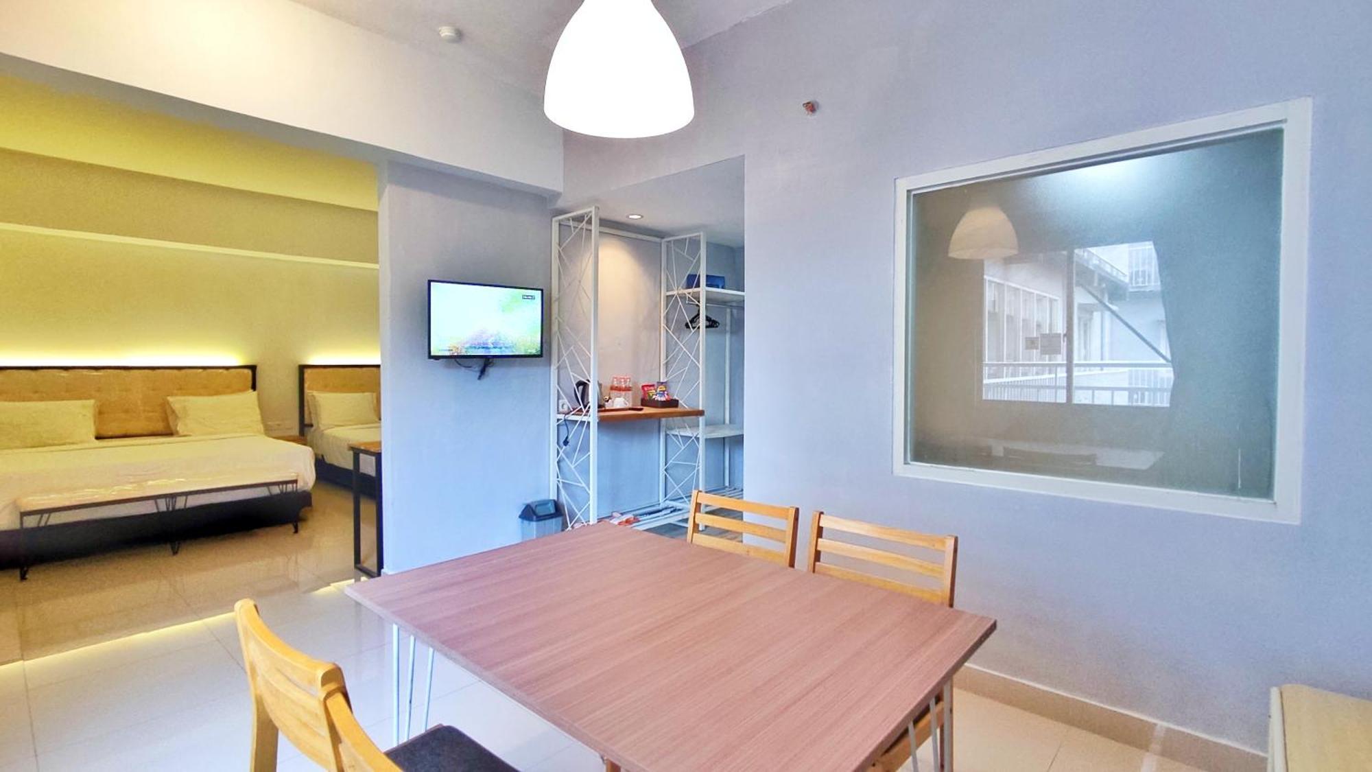 Votel Hotel Charis Tuban Tuban  Extérieur photo