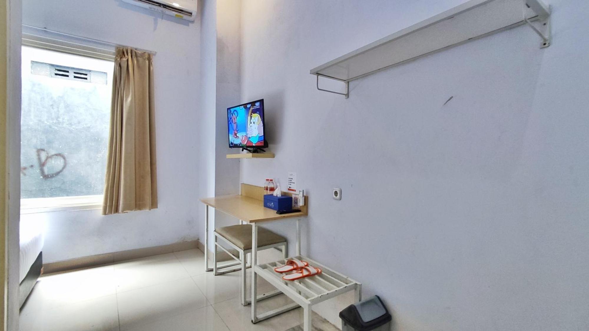 Votel Hotel Charis Tuban Tuban  Extérieur photo