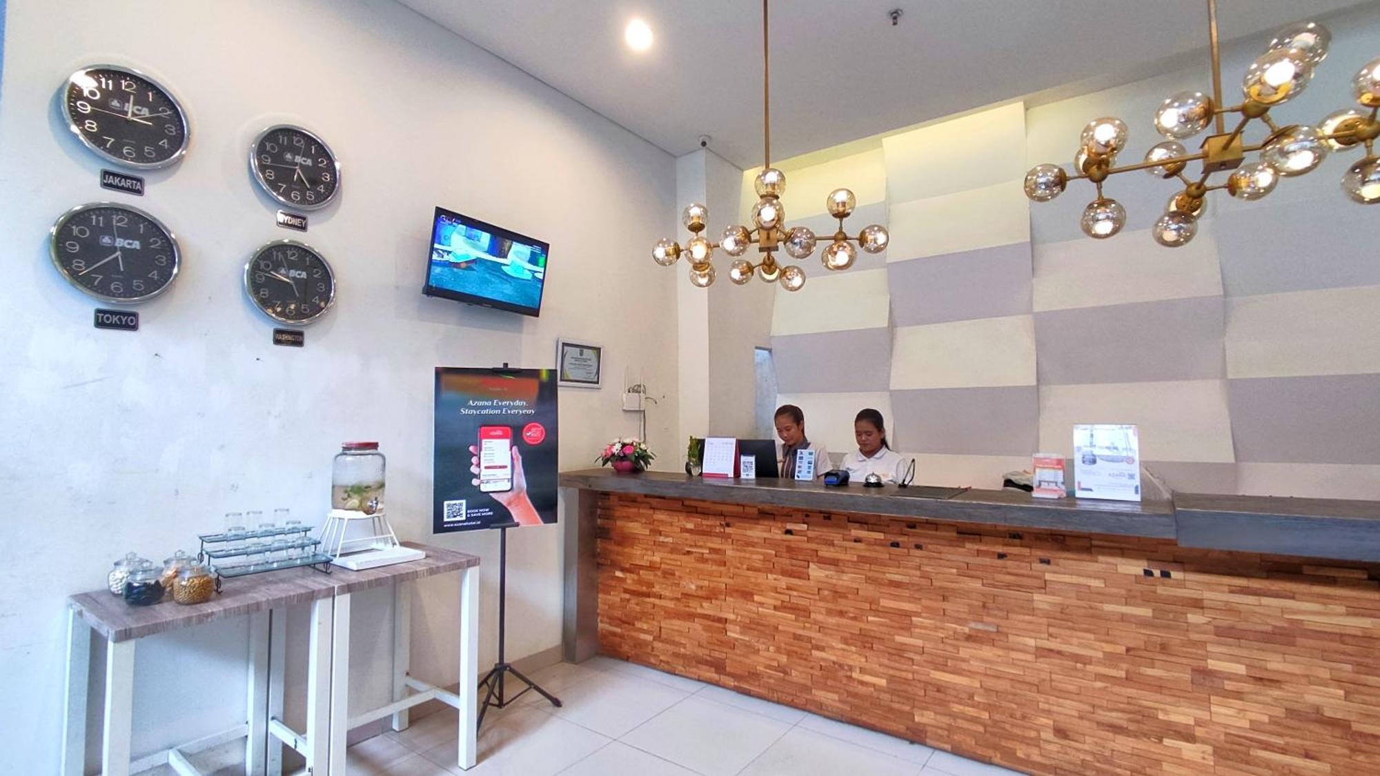 Votel Hotel Charis Tuban Tuban  Extérieur photo
