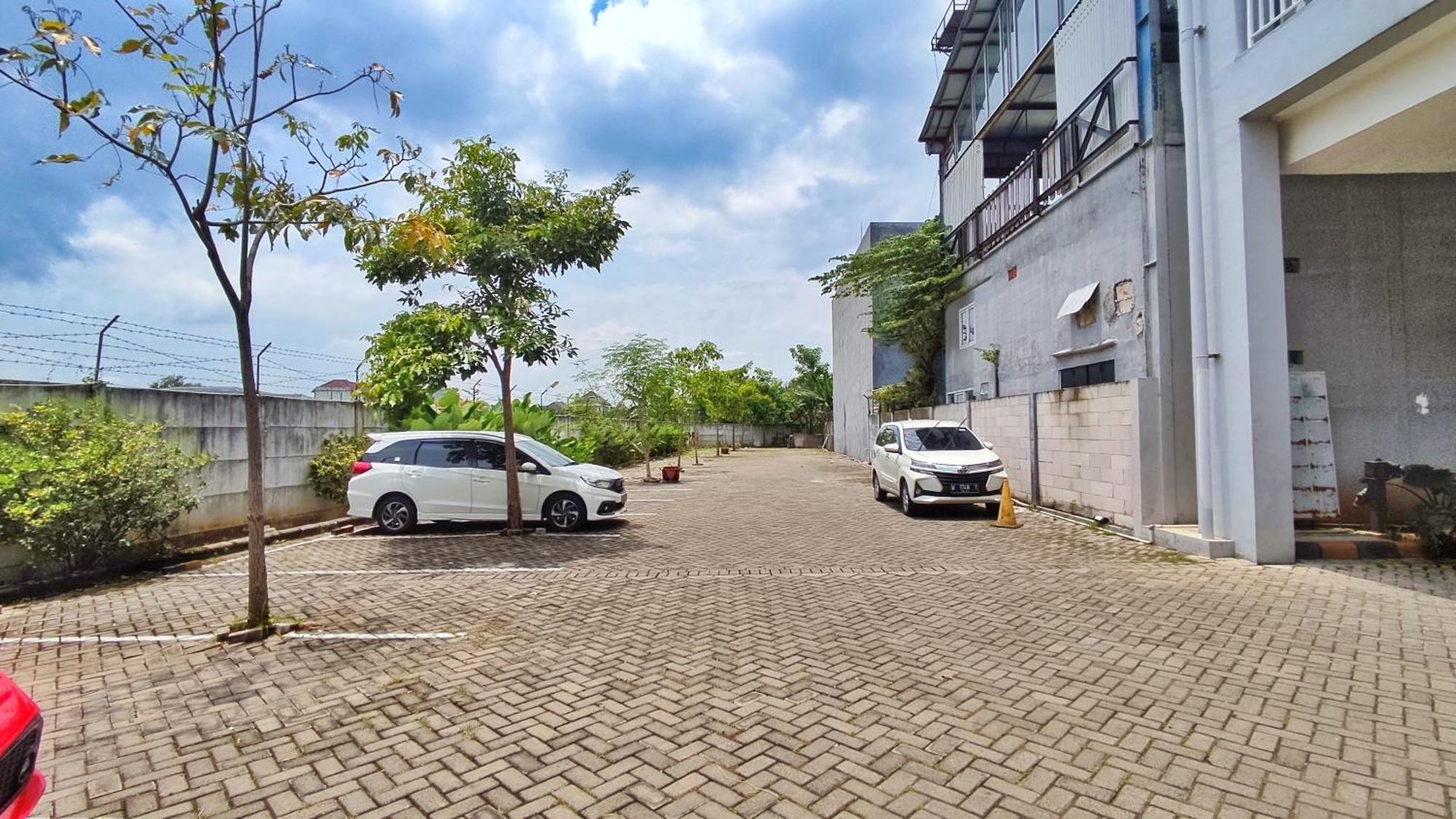 Votel Hotel Charis Tuban Tuban  Extérieur photo