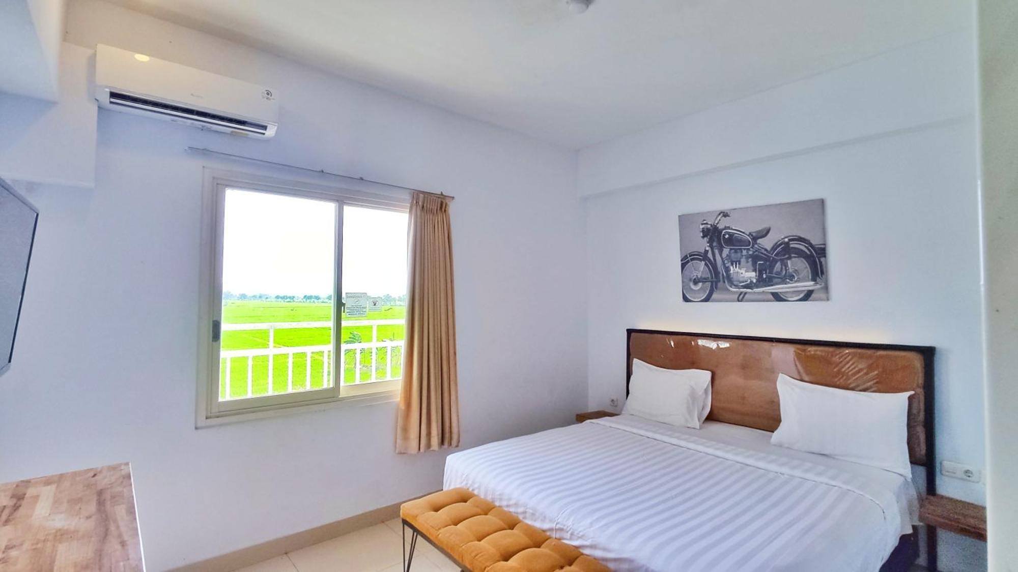 Votel Hotel Charis Tuban Tuban  Extérieur photo